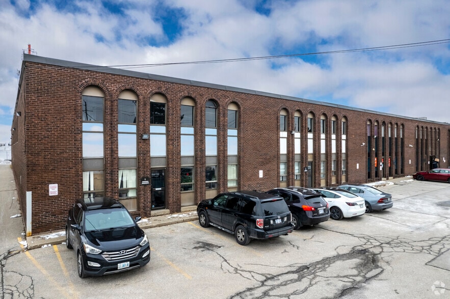 Primary Photo Of 4476-4478 Chesswood Dr, Toronto Warehouse For Lease
