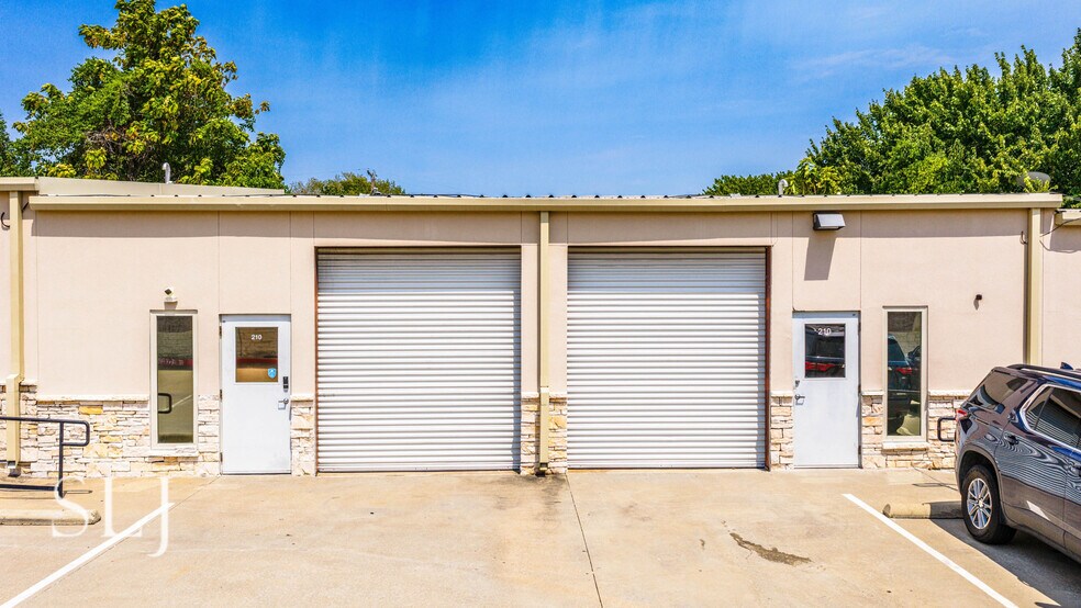 More Photos Of 6406 Highway 78, Sachse Flex For Sale