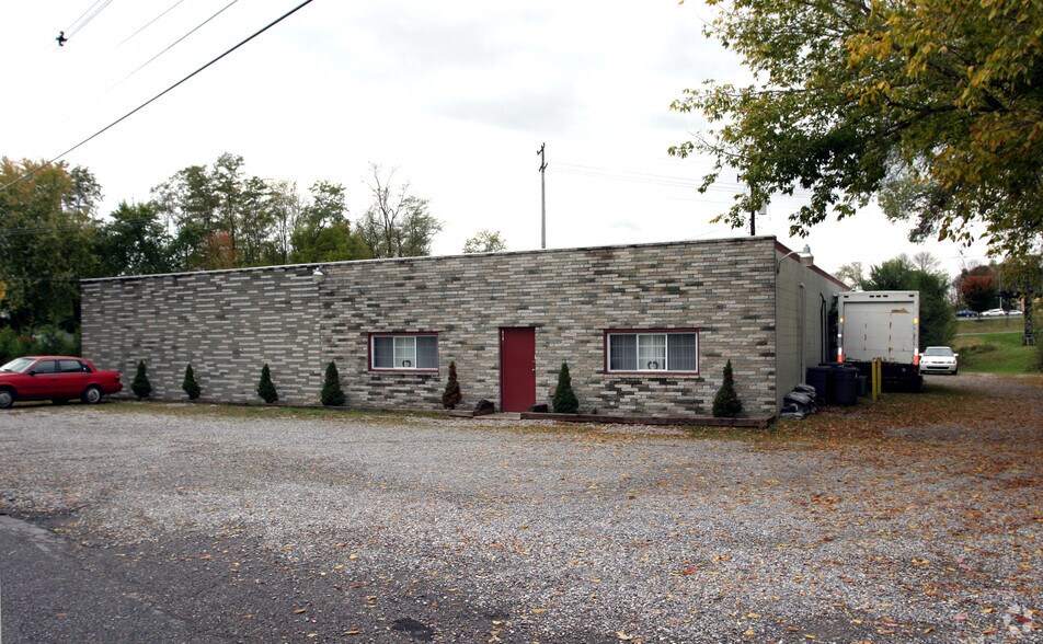 More Photos Of 2035 Day Rd, Hagerstown Warehouse For Lease