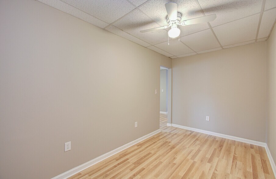 More Photos Of 5747 Northdale St, Houston Industrial For Lease