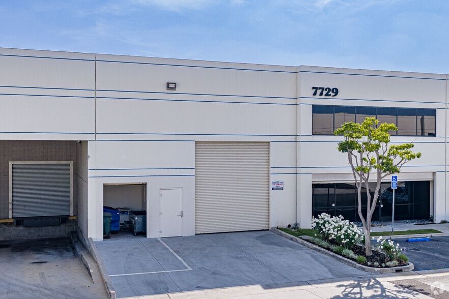 More Photos Of 7617-7621 Somerset Blvd, Paramount Unknown For Lease
