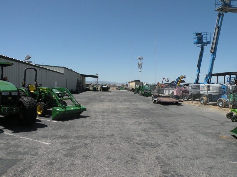 More Photos Of 45223 23rd St W, Lancaster Auto Dealership For Sale