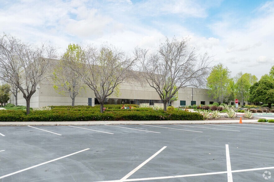 More Photos Of 71 S Los Carneros Rd, Goleta Research And Development For Lease