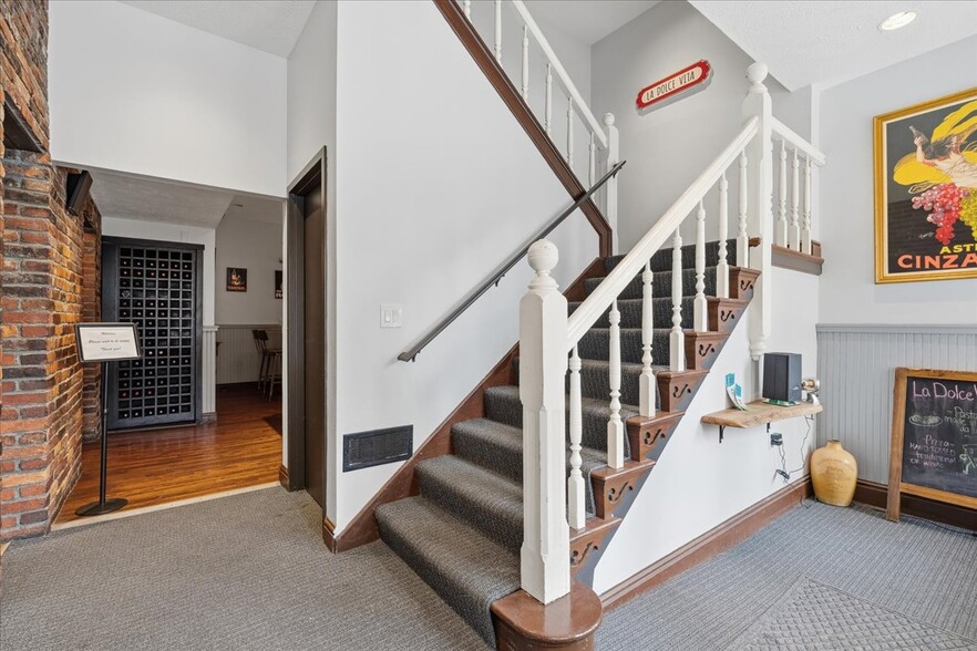 More Photos Of 2104 E Carson St, Pittsburgh Restaurant For Sale