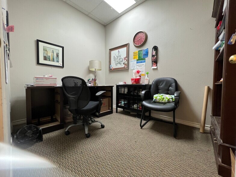 More Photos Of 302 Millers Xing, Harker Heights Storefront For Lease