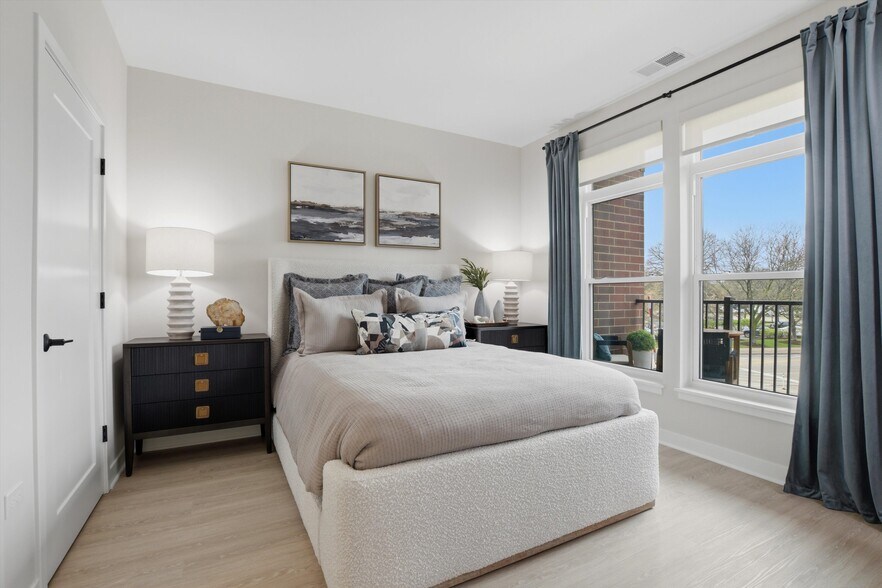 More Photos Of 1850 Glenview Rd, Glenview Apartments For Lease