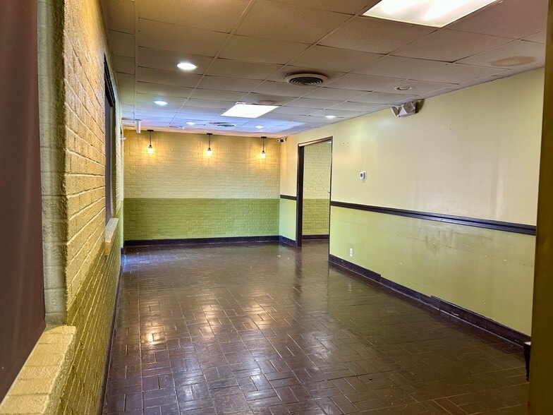 More Photos Of 4809 Parker St, Richmond Restaurant For Lease