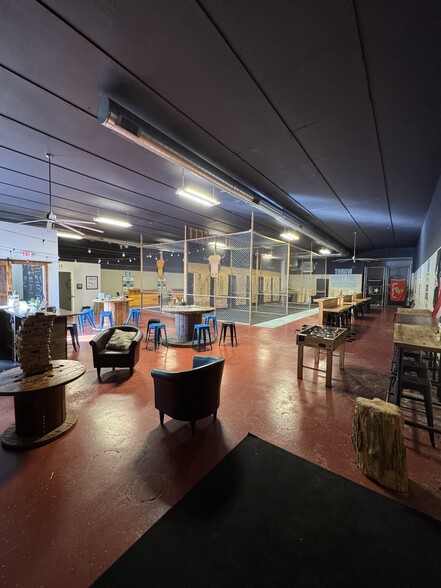 More Photos Of 21 N Plains Industrial Rd, Wallingford Manufacturing For Lease