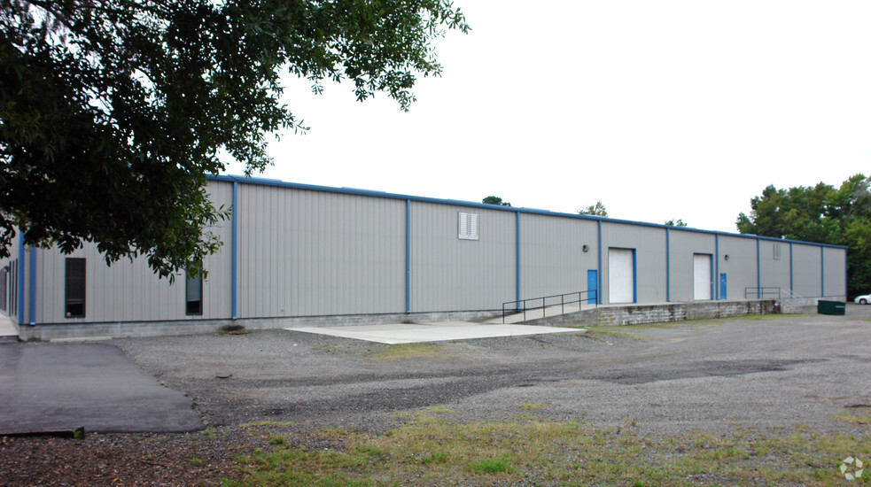 Primary Photo Of 7269 Cross Park Dr, North Charleston Flex For Lease