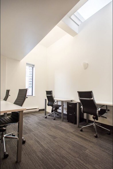 More Photos Of 350 Bay St, Toronto Office For Lease