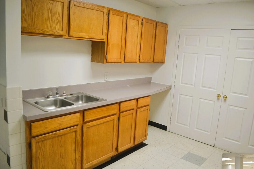 More Photos Of 1506 Hull St, Richmond Religious Facility For Lease