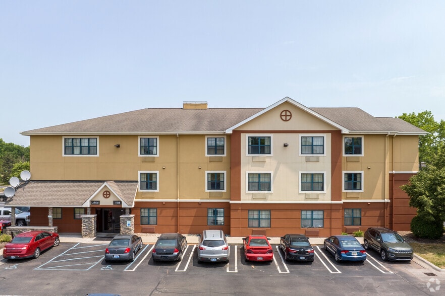 More Photos Of 1180 Doris Rd, Auburn Hills Hotel For Sale