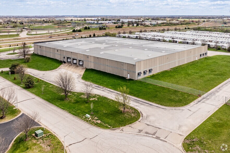 More Photos Of 7910 Hedge Lane Ter, Lenexa Manufacturing For Sale
