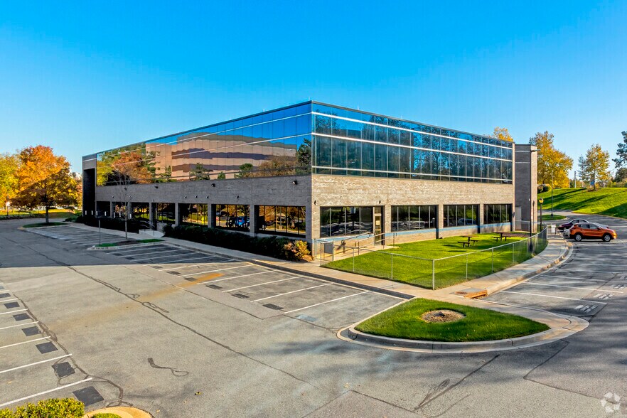 More Photos Of 15201 Diamondback Dr, Rockville Office For Lease