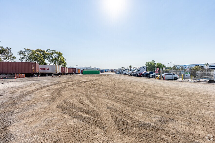 More Photos Of 1660 E 32nd St, Long Beach Land For Lease