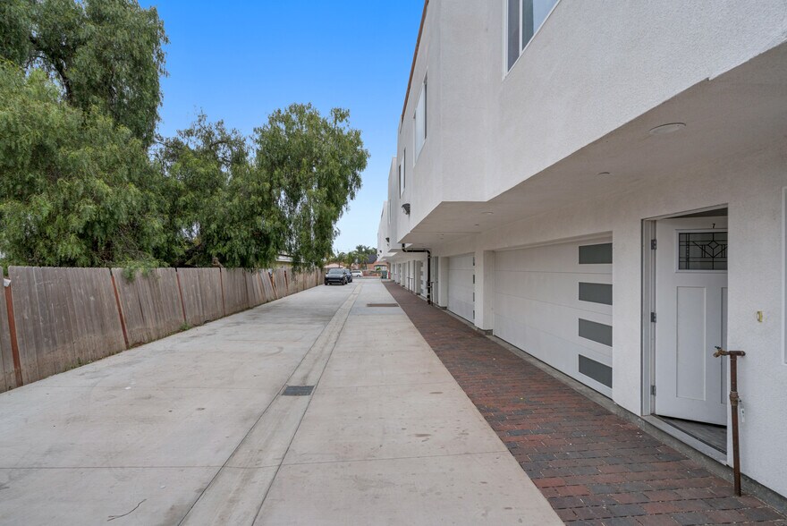 More Photos Of 2042 E El Segundo Blvd, Compton Apartments For Sale
