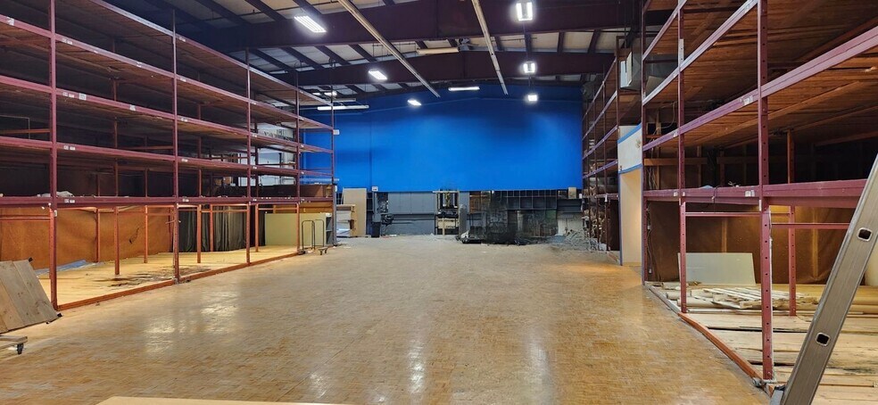 More Photos Of 725 Southbridge St, Worcester Warehouse For Lease