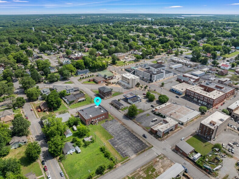 More Photos Of 419 N Raleigh Ave, Sheffield Specialty For Sale