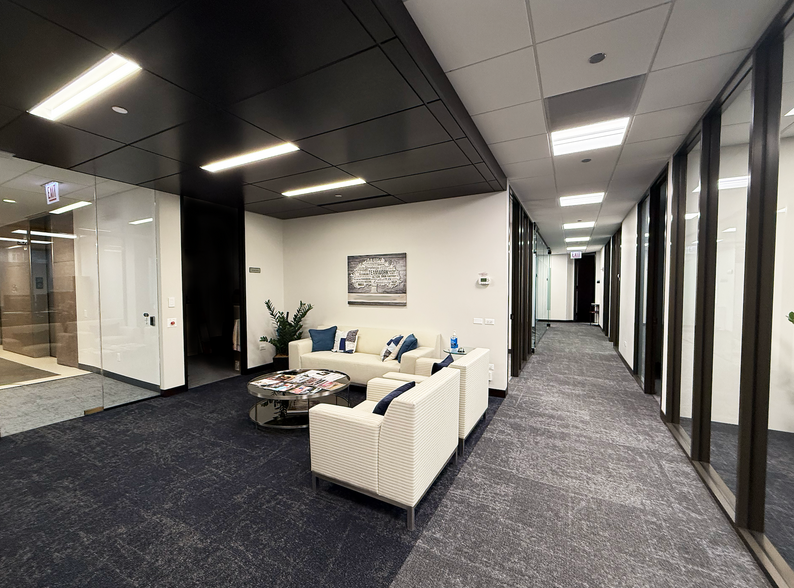More Photos Of 70 W Madison St, Chicago Office For Lease