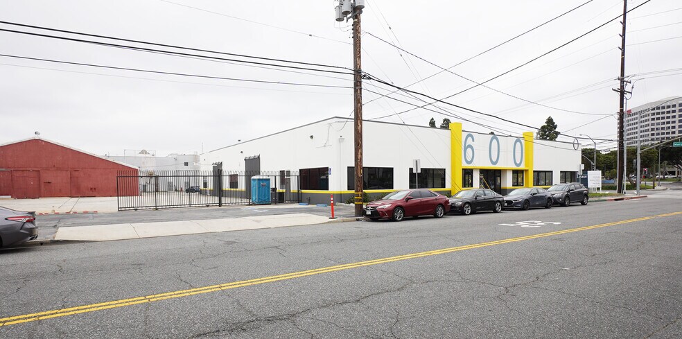 More Photos Of 600 Lairport St, El Segundo Warehouse For Lease