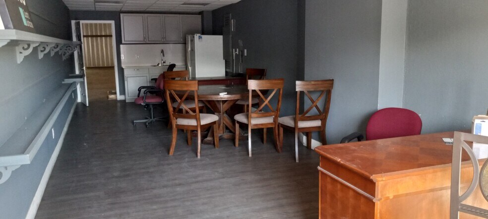 More Photos Of 8570 Philips Hwy, Jacksonville Warehouse For Lease