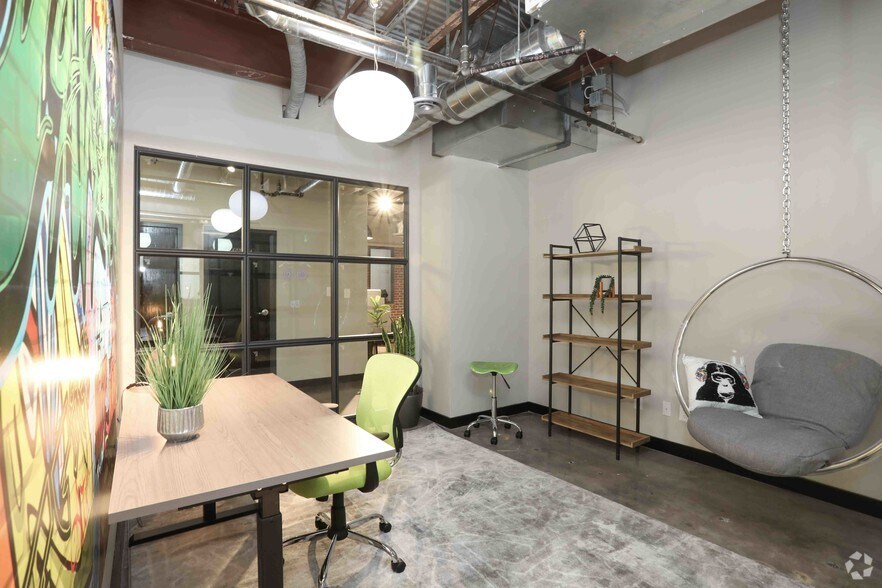 More Photos Of 880 Harrison St SE, Leesburg Coworking Space