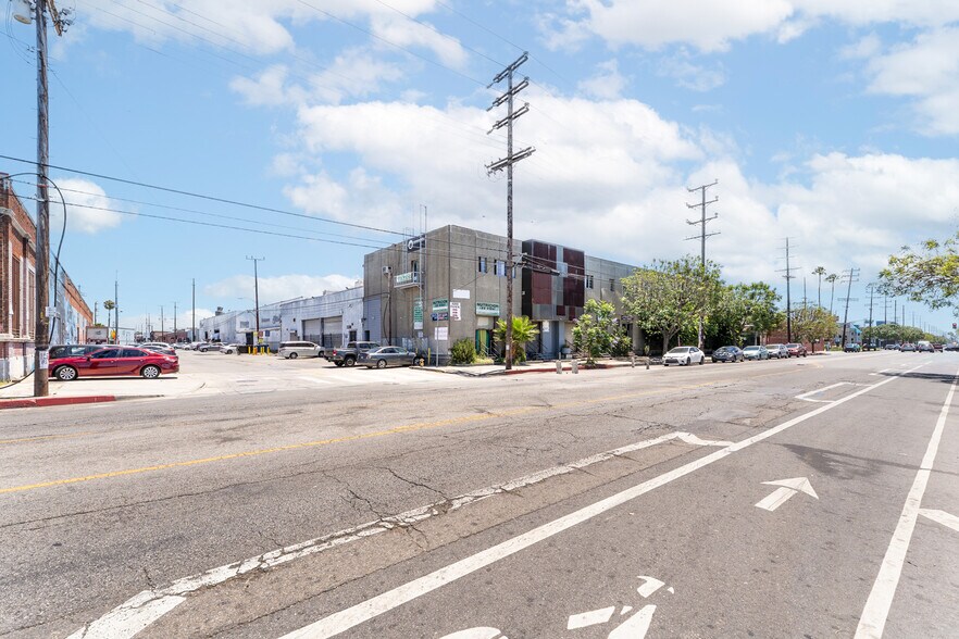 More Photos Of 6200 Avalon Blvd, Los Angeles Manufacturing For Sale