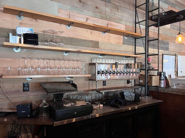 More Photos Of 18 Village Green Way, Southwest Harbor Restaurant For Lease