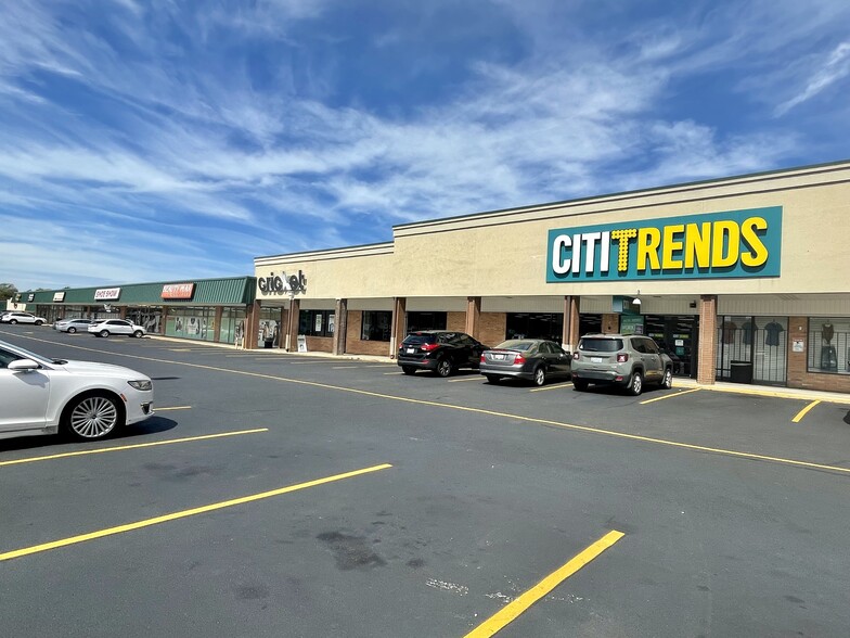 More Photos Of 4105-4121 W Beltline Blvd, Columbia Unknown For Lease