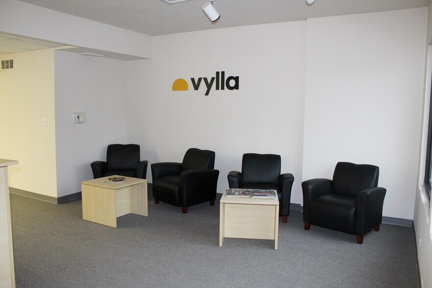 More Photos Of 6252 N Lincoln Ave, Chicago Office For Lease