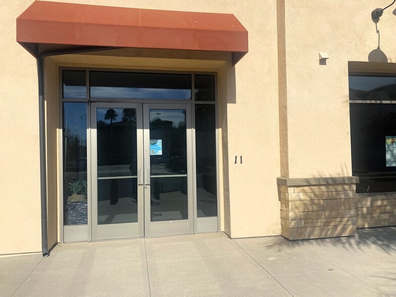 More Photos Of 202 Village Commons Blvd, Camarillo Storefront Retail Residential For Sale
