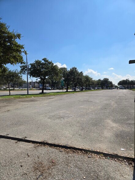More Photos Of 8200 Broadway St, Houston Land For Sale