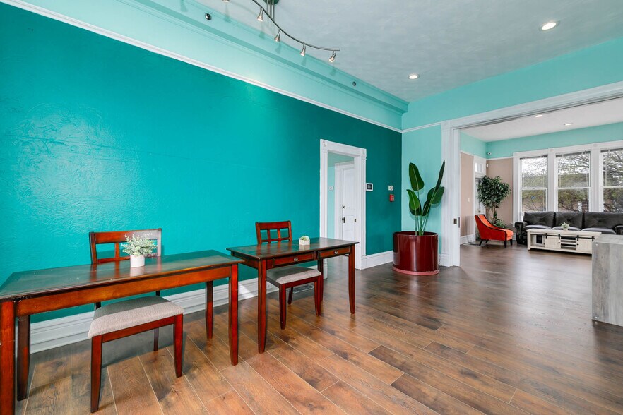 More Photos Of 961 W Holt Blvd, Ontario Medical For Sale