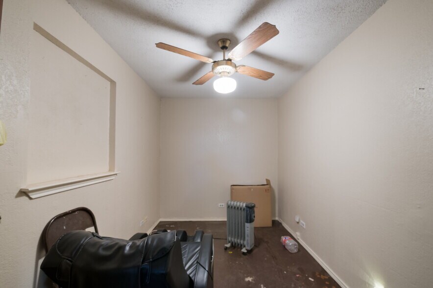 More Photos Of 5447 Seguin Rd, Kirby Auto Repair For Sale