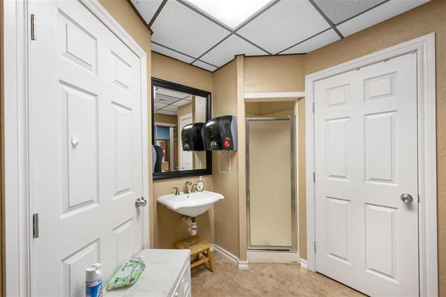 More Photos Of 816 W Gore Blvd, Lawton Office For Sale