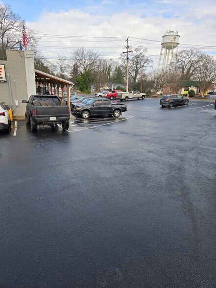 More Photos Of 602 E Buford St, Gaffney Storefront For Sale