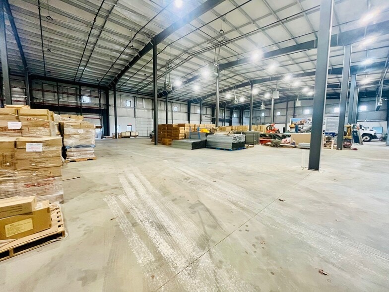 More Photos Of 3301-3393 S Clinton Ave, South Plainfield Light Distribution For Lease