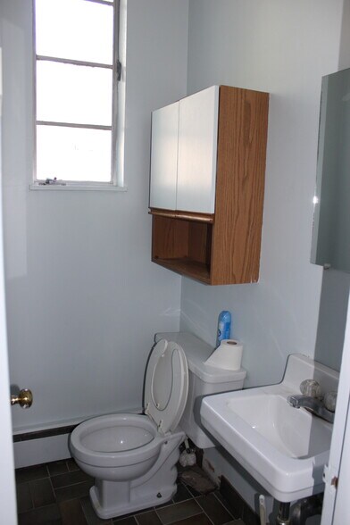 More Photos Of 1384-1388 Dixwell Ave, Hamden Office For Lease