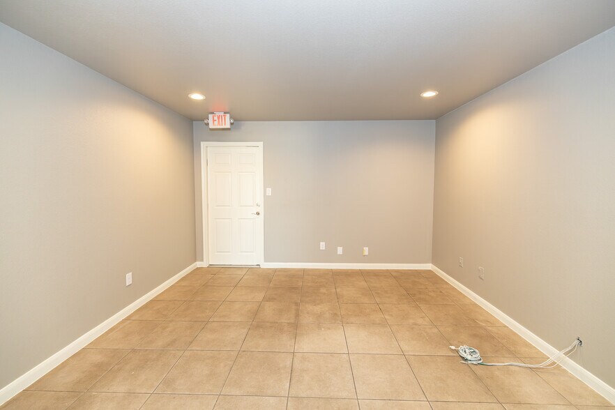 More Photos Of 8276 N SH 16, Poteet Distribution For Sale