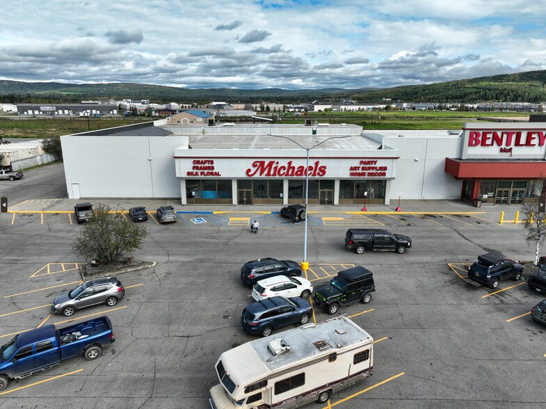 More Photos Of 24-44 College Rd, Fairbanks Freestanding For Sale