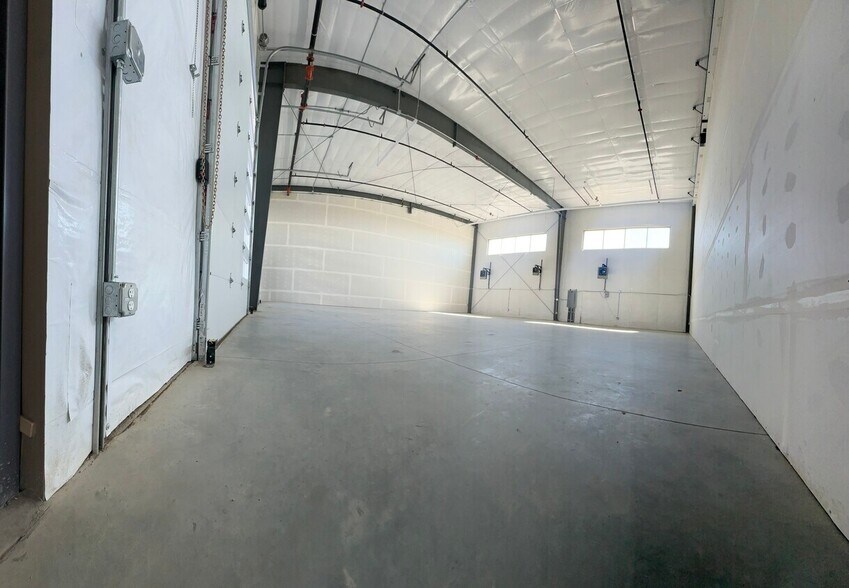 More Photos Of 13853 E Briarwood Ave, Centennial Light Distribution For Sale