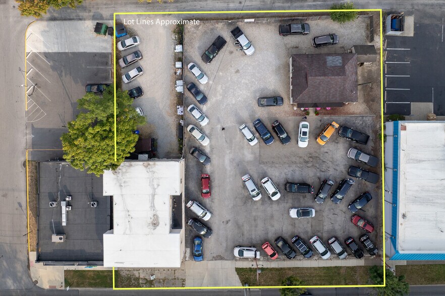 Primary Photo Of 4760-4764 N High St, Columbus Storefront Retail Residential For Sale