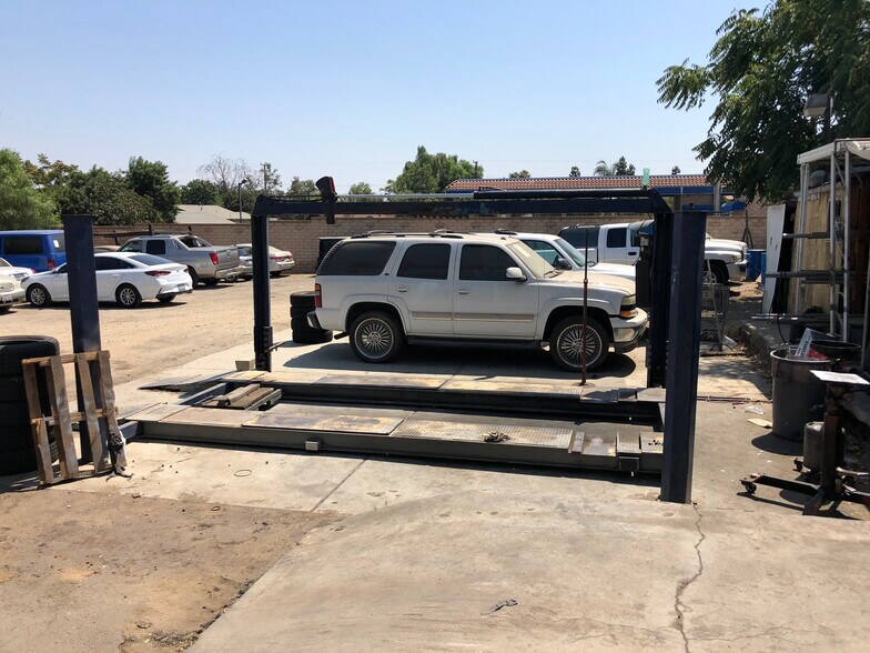 More Photos Of 12576-12578 Heacock St, Moreno Valley Auto Repair For Lease
