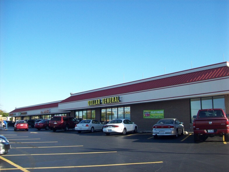Primary Photo Of 506-522 W Mondamin St, Minooka General Retail For Lease