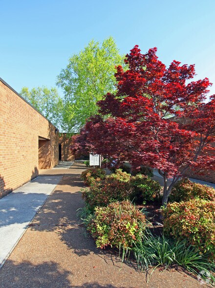 More Photos Of 9047 Executive Park Dr, Knoxville Office For Lease