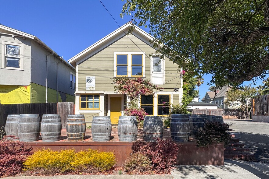 More Photos Of 5874 Doyle St, Emeryville Office For Sale