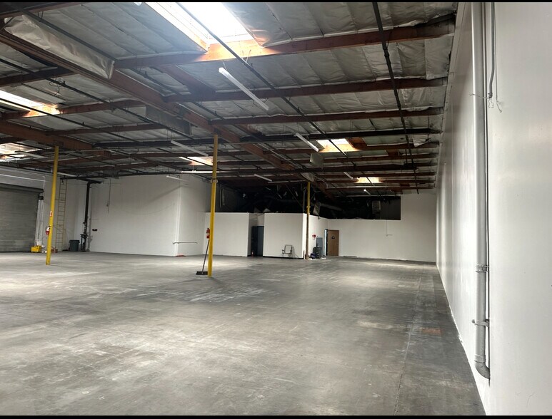More Photos Of 4231 E Brickell St, Ontario Warehouse For Lease