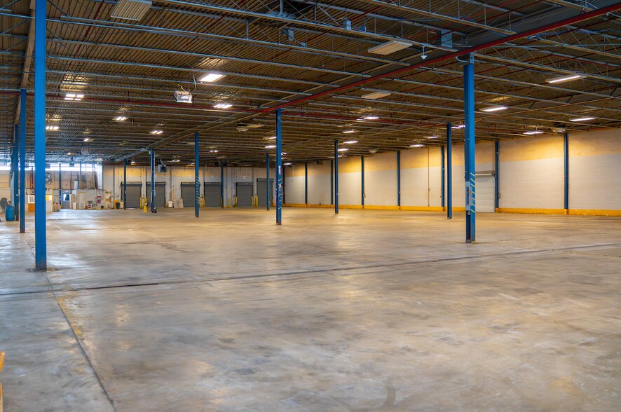 More Photos Of 2181 Sylvan Rd, East Point Distribution For Lease