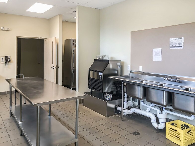 More Photos Of 43635 Greenway Corporate Dr, Ashburn Schools For Lease