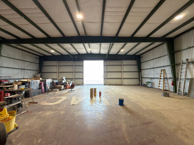 More Photos Of 28723 Grumman dr, Eugene Airplane Hangar For Sale